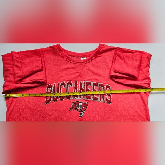 Tampa Bay Buccaneers NFL Team Apparel Red Long Sleeves Sweatshirt Size L - Picture 4 of 9